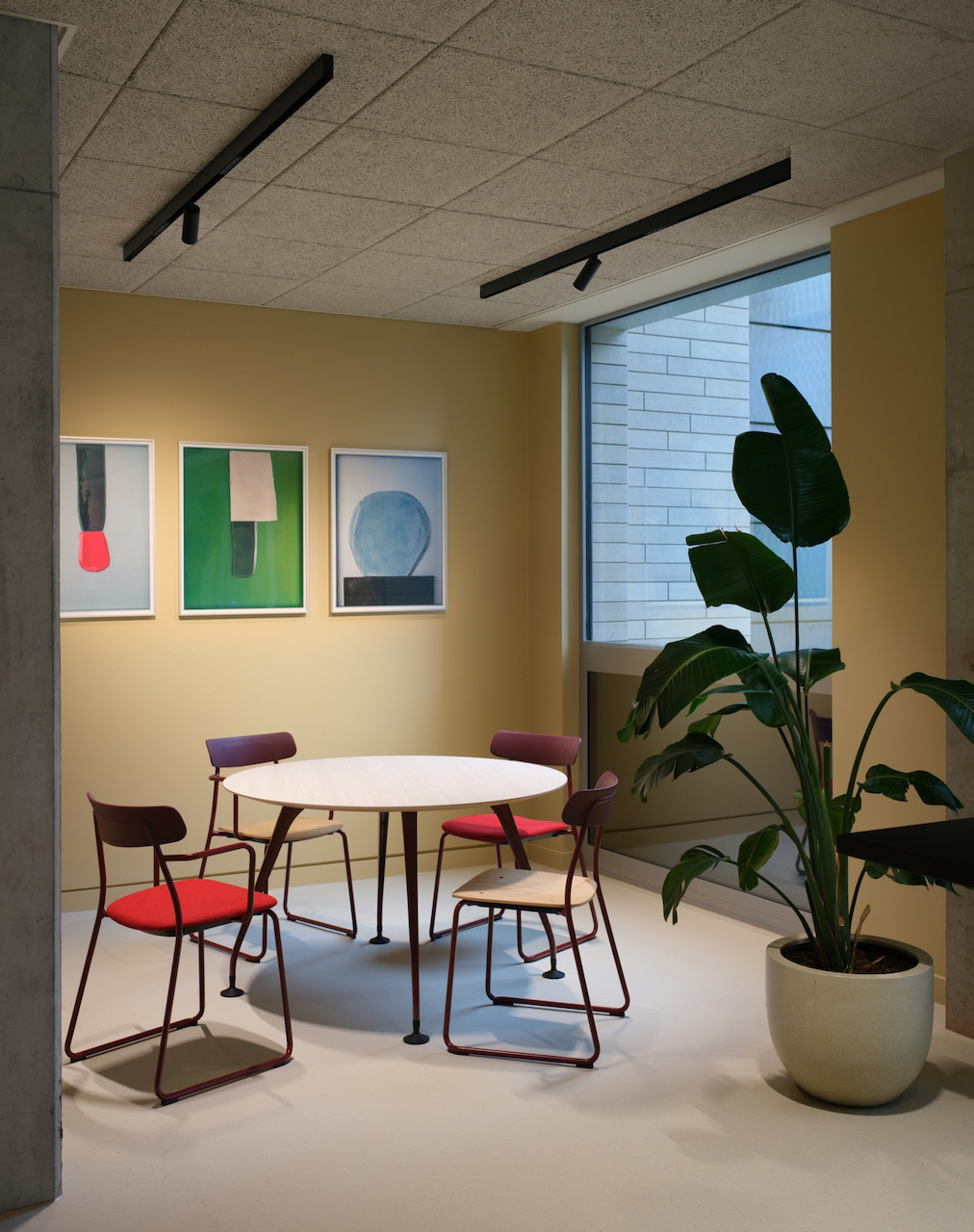 Carter Owers – Orangebox Showroom